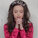 Юля Цуман — Любит Бог